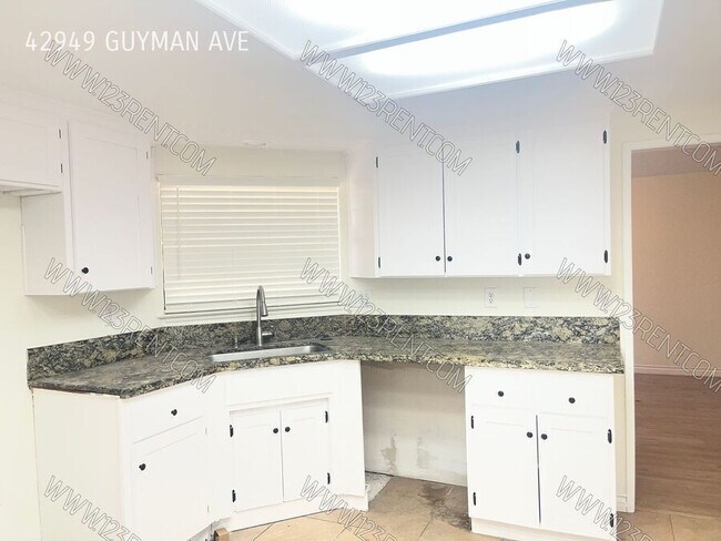 Building Photo - 42949 Guyman Ave