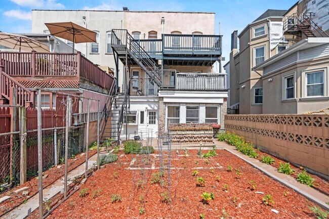 Building Photo - 630 Palisade Ave