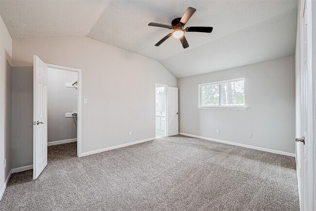 Building Photo - 635 Tarpaulin Way