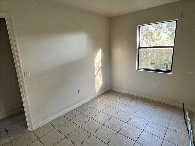 Building Photo - 1290 Henson Ln