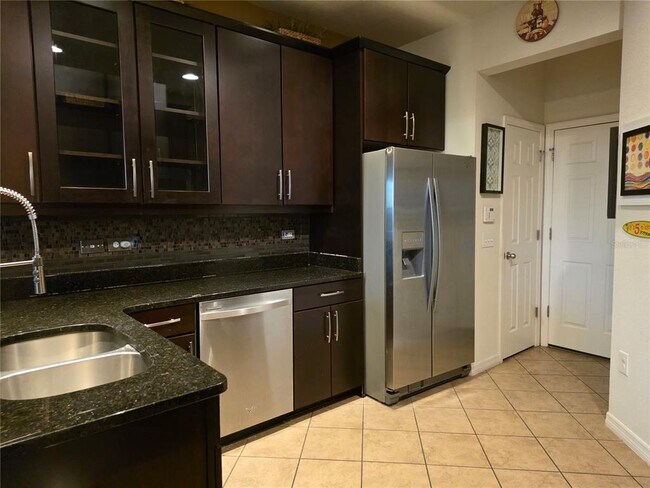 Building Photo - 11842 Silverlake Park Dr