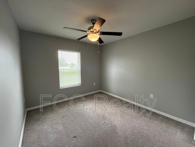 Building Photo - 711 Gila Dr