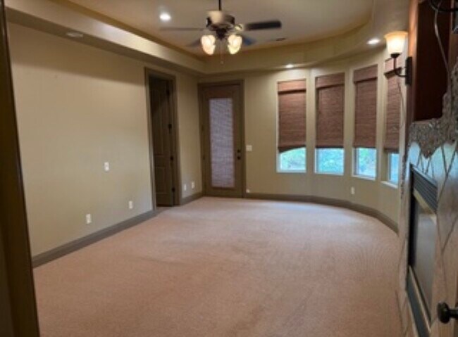 Building Photo - 1854 Stonebridge Dr
