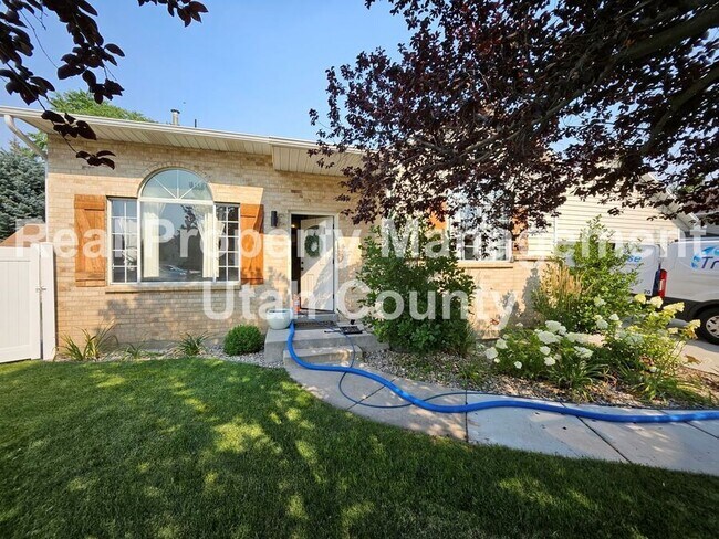 Primary Photo - 81 S 220 W St