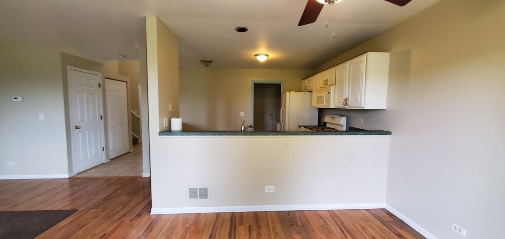 Building Photo - 1522 Meadowsedge Ln