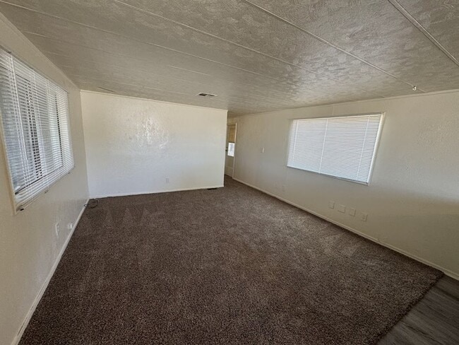 Building Photo - 16002 N 66th Dr