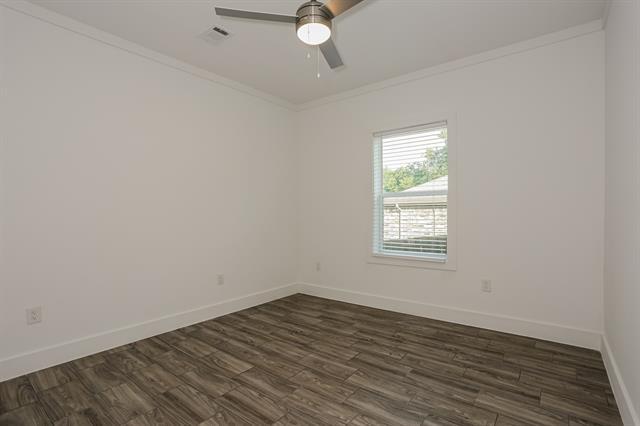 Building Photo - 4330 Fernwood Ave