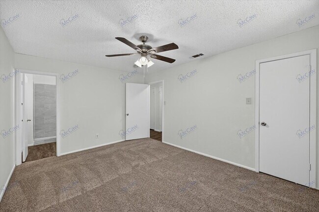 Building Photo - 7606 Antoinette St