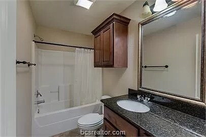 Bath D - 1708 Boardwalk Ct