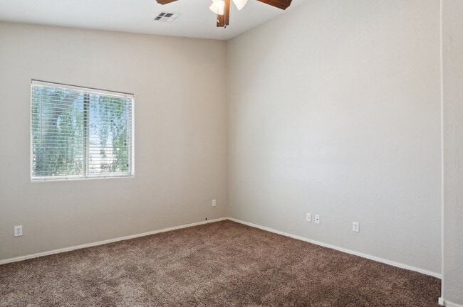 Building Photo - 2711 W Jasper Butte Dr