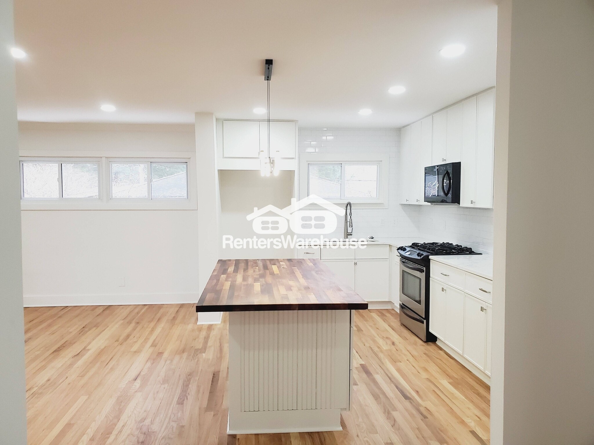 Building Photo - 441 Big John Trail SE