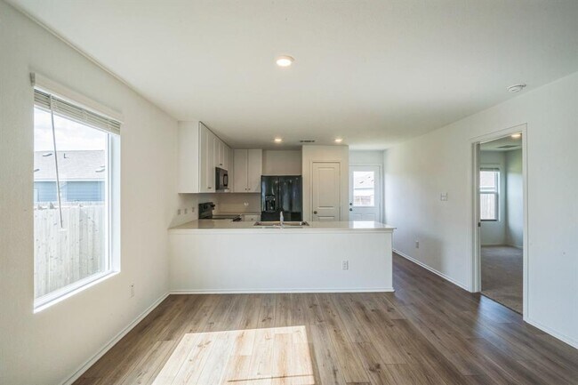 Building Photo - 505 Sergeant Murphy Rd