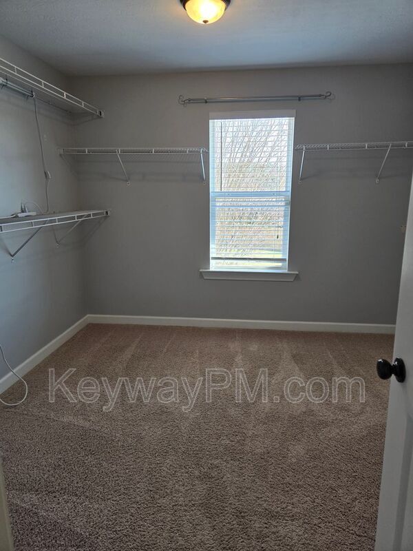 Building Photo - 999 Watermark Dr