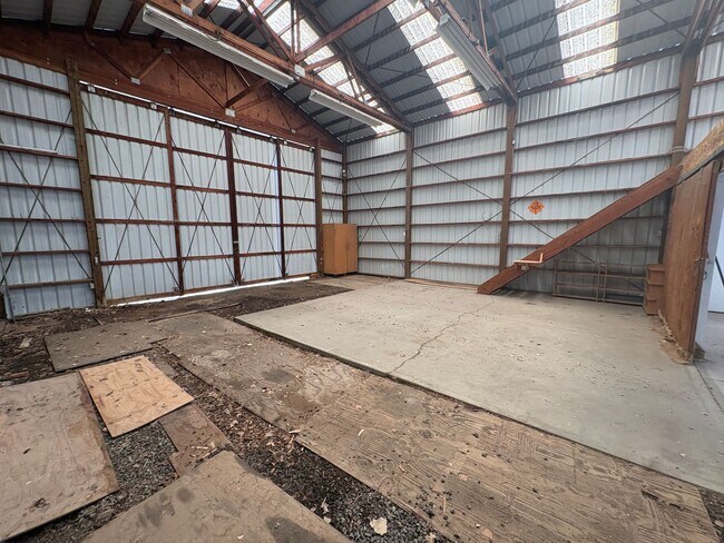 Building Photo - 333 SW 35th St