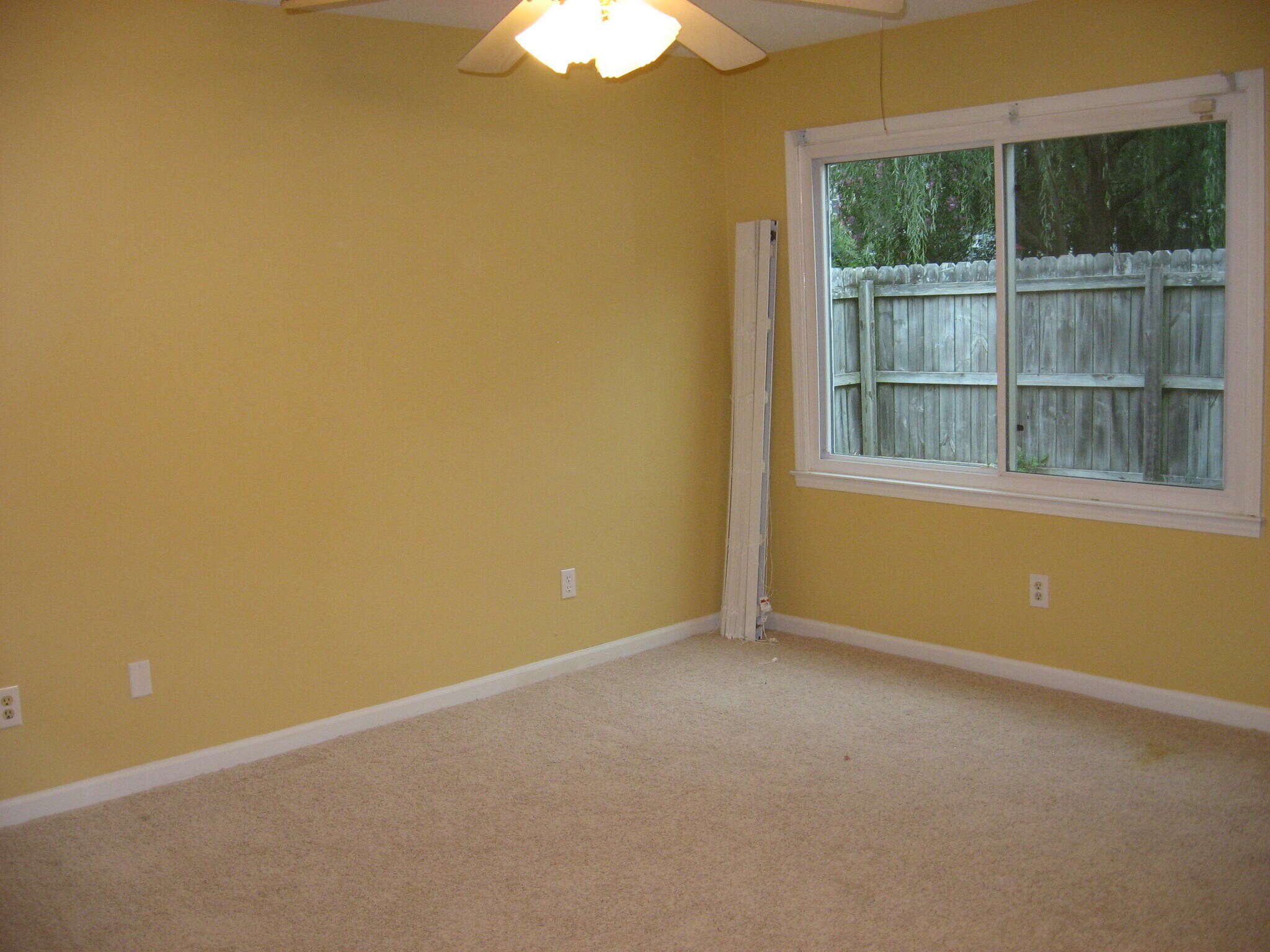 Building Photo - 3605 Pine Knoll Dr