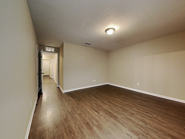 Building Photo - BEAUTIFUL NEW HOME