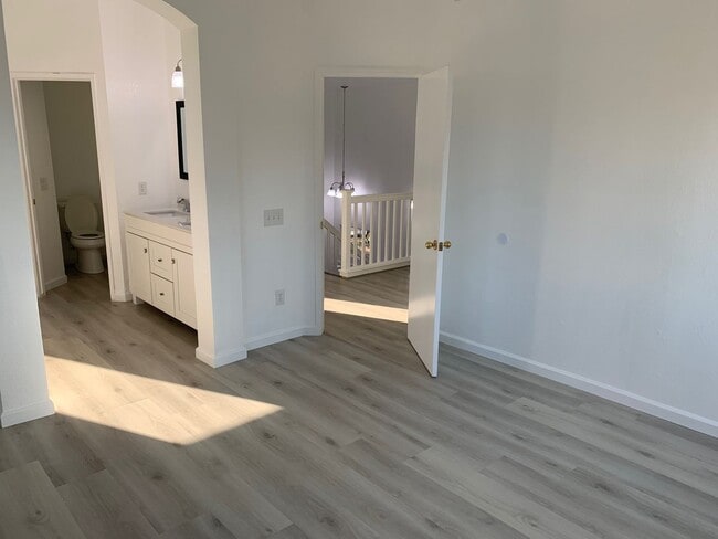 Building Photo - Full remodeled 4 bedroom 3 Bathroom home