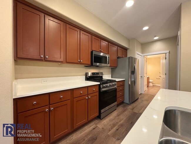 Building Photo - Cozy 1 Bedroom Condo!! Move In Ready!