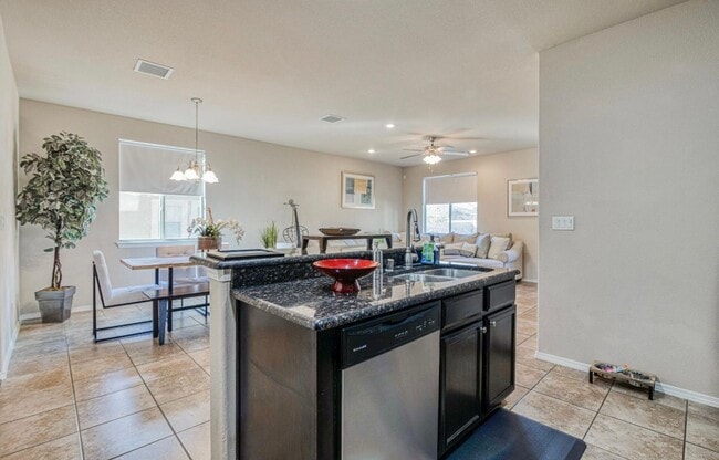 Building Photo - Westside area for Short or Long Term Rental (Completely Furnished) Beautiful 3 bed/2.5 baths plus...