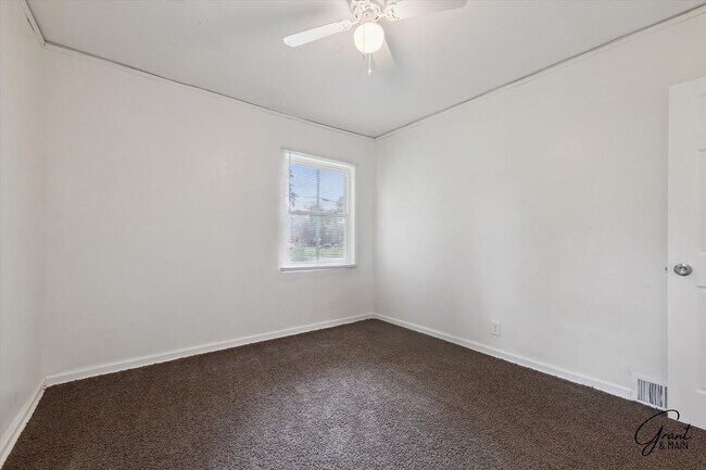Building Photo - 12200 Cheyenne St