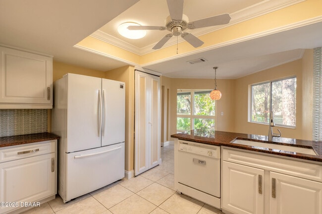 Building Photo - 24 Pinehurst Pl