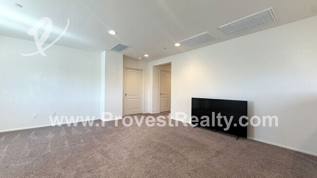 Building Photo - 11760 Sierra Rd