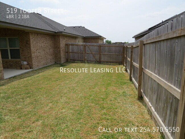 Building Photo - 519 Tooter St