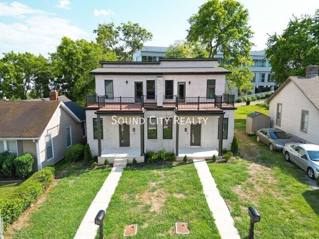 Building Photo - 2715 Delaware Ave