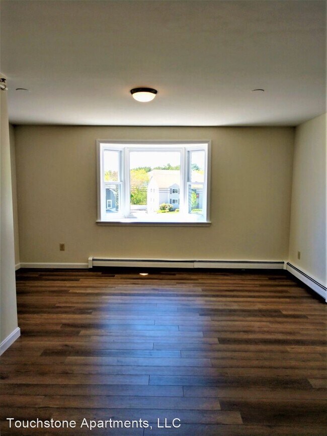 Building Photo - 221 Park St