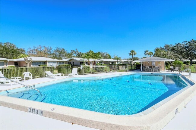 Building Photo - 3507 Pinecrest St