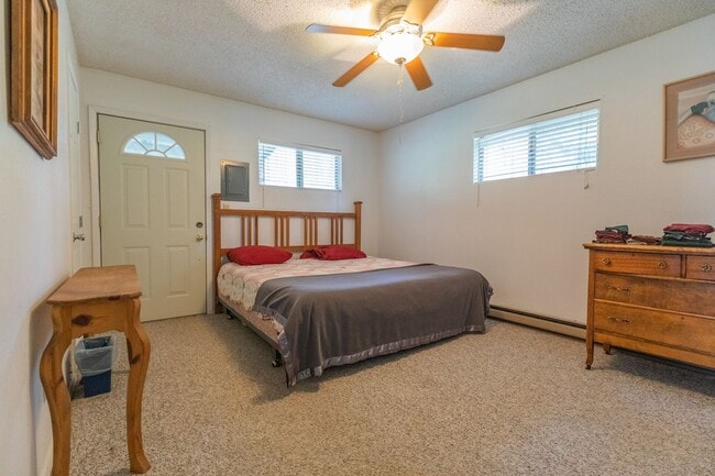 Building Photo - Great Mountain Home - Fully Furnished