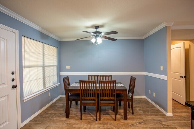 Building Photo - 731 Dominik Dr