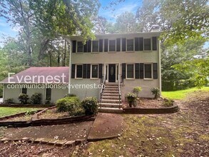 Building Photo - 3 Bed/2.5 Bath Home with Garage / Available Now!