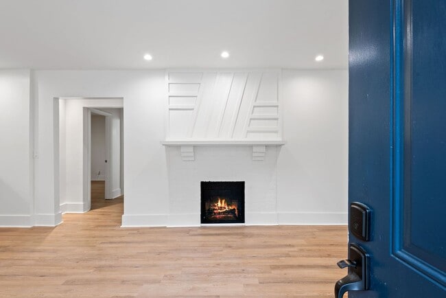 Building Photo - Location, Location - Duplex Unit A - 636 Francis PL NW/ 2 bedroom, 2 bath - off street parking $1...