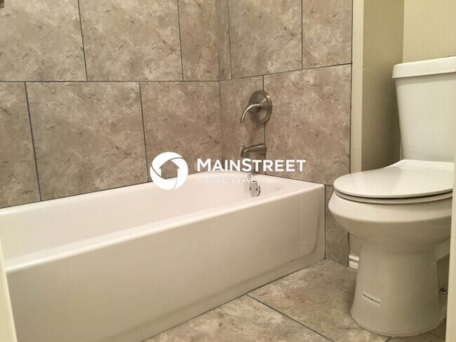 Building Photo - 4 Bedroom Pet-Friendly Home in Glenn Heights, TX with Main Street Renewal