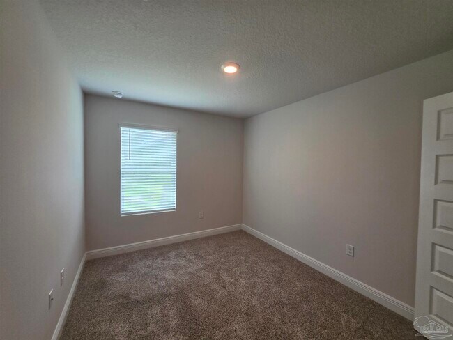 Building Photo - 9011 Golden Eye Dr