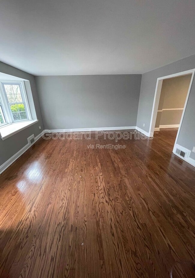 Building Photo - 5916 Northwood Dr