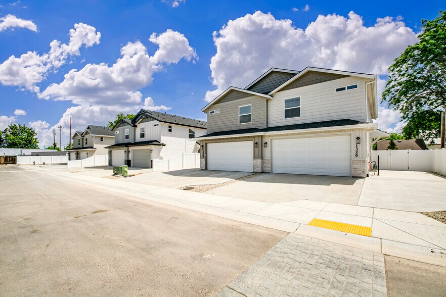Building Photo - 1326 N Meridian Rd