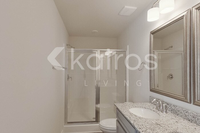 Building Photo - 2553 Banyan Cir