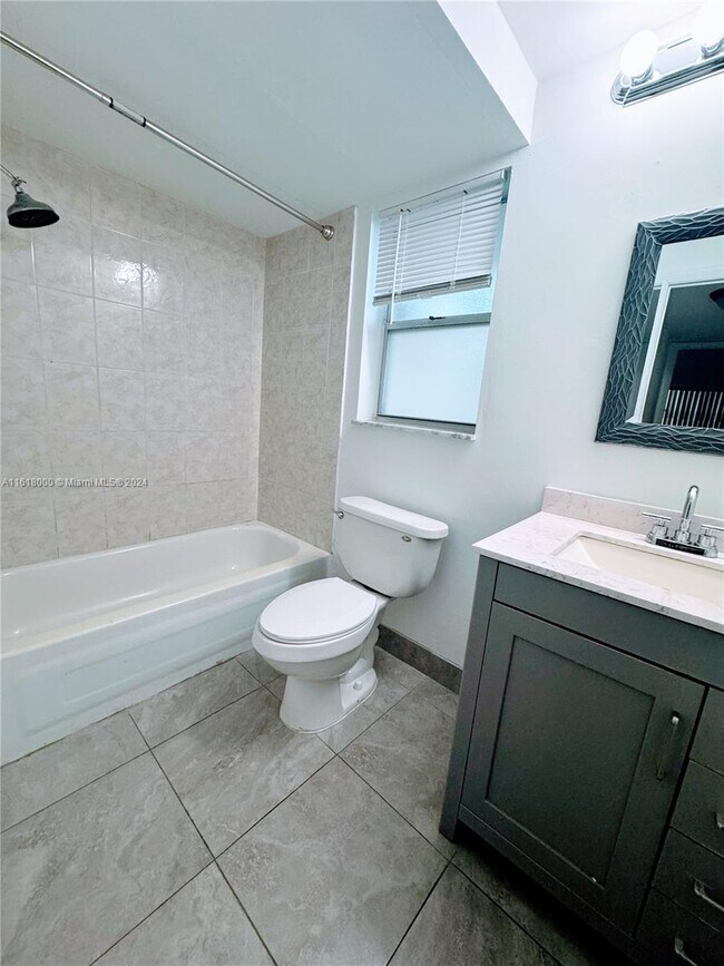 Building Photo - 8100 Sunrise Lakes Blvd