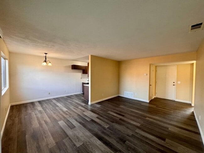 Building Photo - Charming 2 Bedroom Home in 55+ Valle Hermosa Community for Lease!