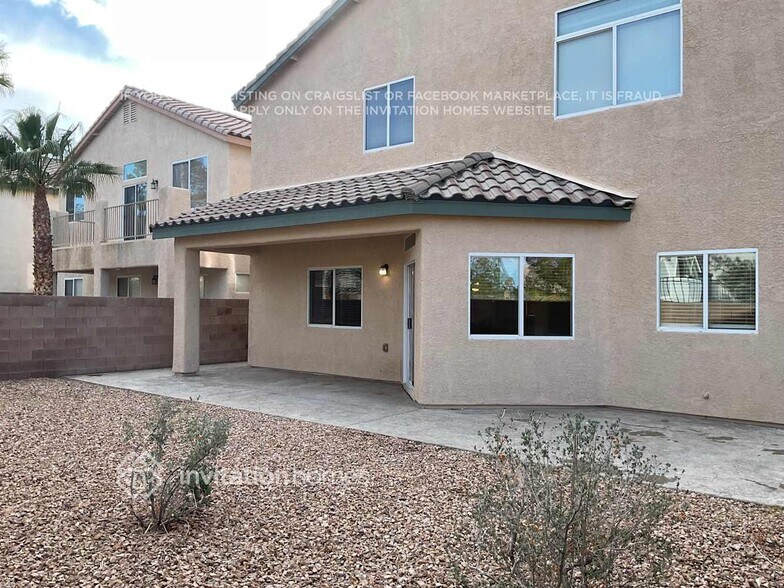 Building Photo - 10928 Salernes St