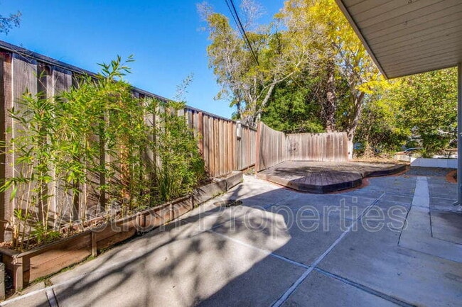 Building Photo - 3733 Carlson Cir