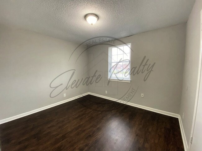 Building Photo - Updated Two Bedroom Ranch Duplex in Hermitage, 1/2 off First Months Rent!