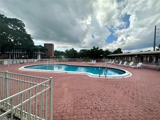 Building Photo - 3051 NW 46th Ave