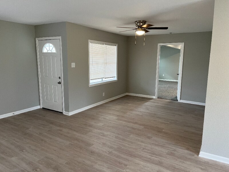 Building Photo - 606 Matchett St