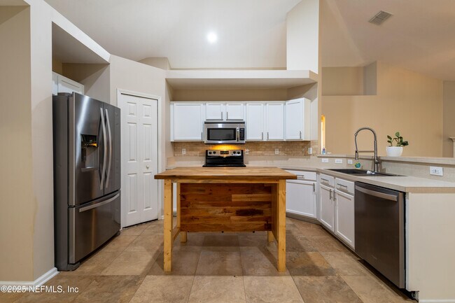 Building Photo - 1341 Grey Feather Ln