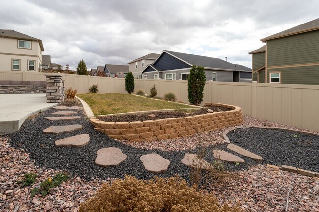 Building Photo - Beautiful Home with Stunning Views!