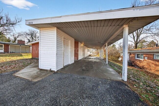 Building Photo - 8310 Sagewood Ln