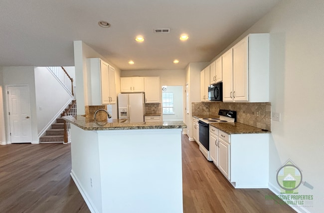 Building Photo - 106 Thurber Way